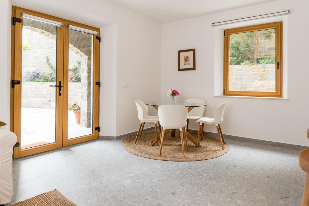 L'Abbraccio Della Quercia Appartement Momjan Buitenkant foto