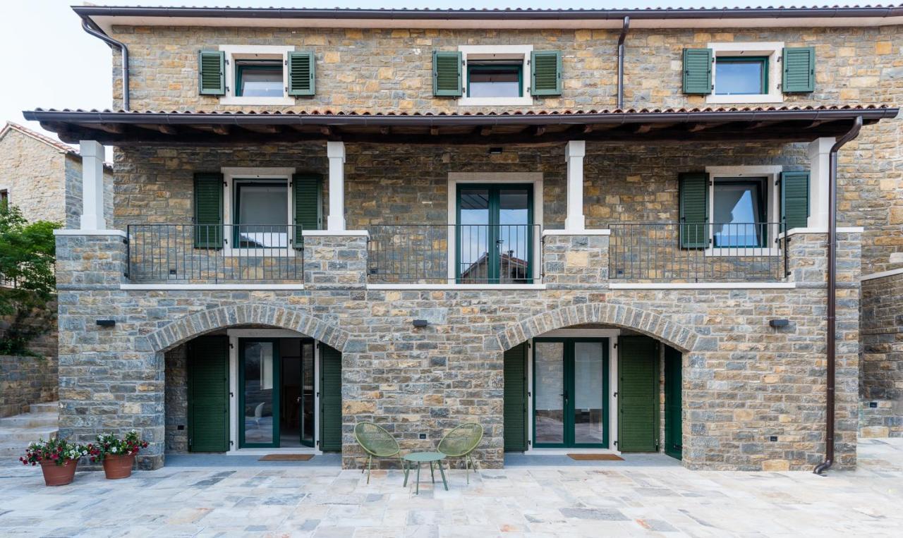 L'Abbraccio Della Quercia Appartement Momjan Buitenkant foto