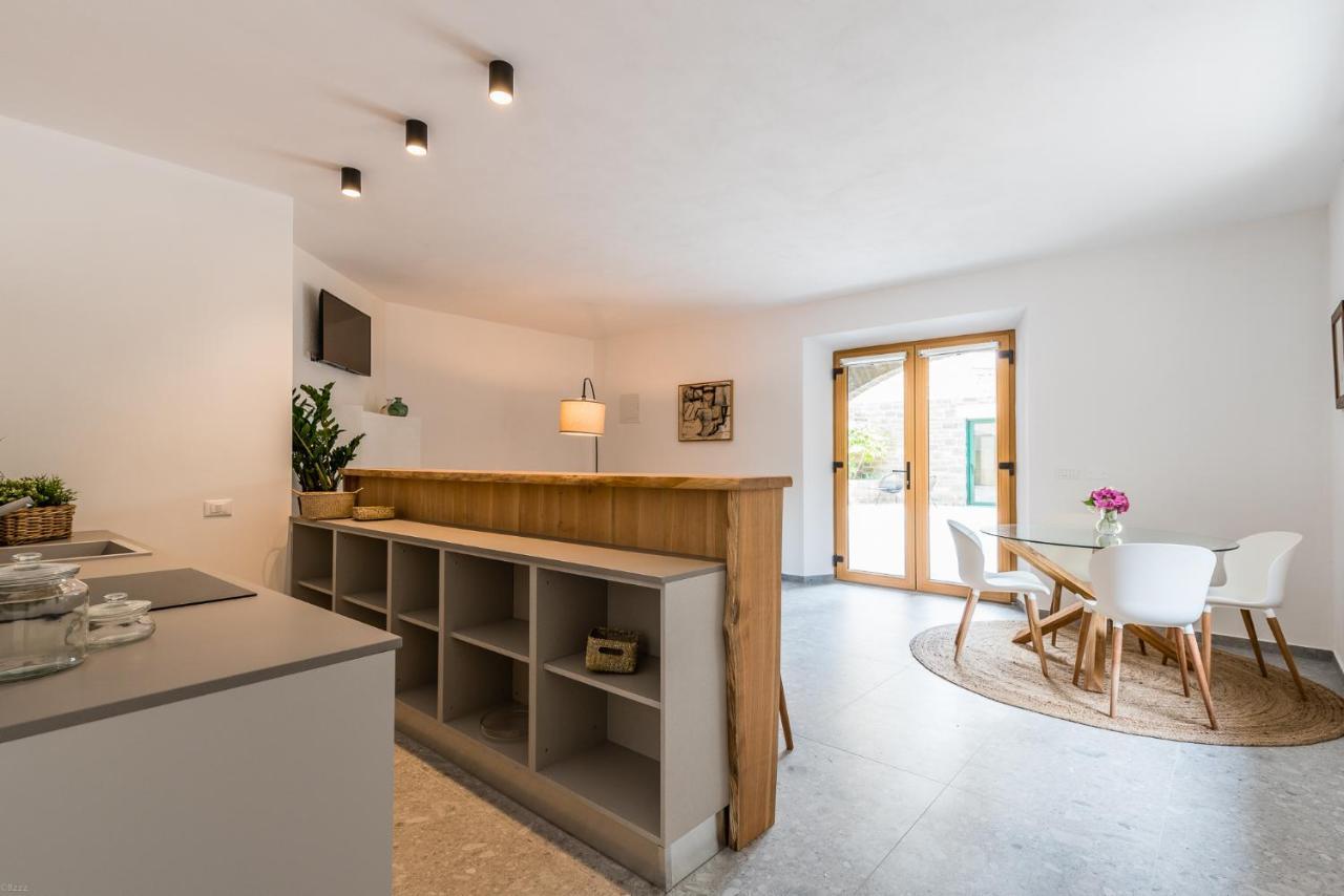 L'Abbraccio Della Quercia Appartement Momjan Buitenkant foto