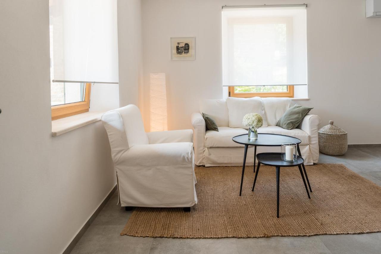 L'Abbraccio Della Quercia Appartement Momjan Buitenkant foto