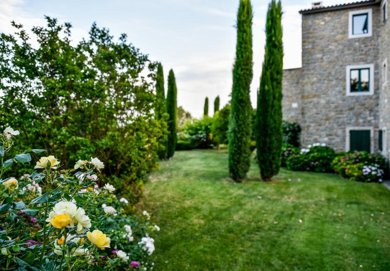 L'Abbraccio Della Quercia Appartement Momjan Buitenkant foto