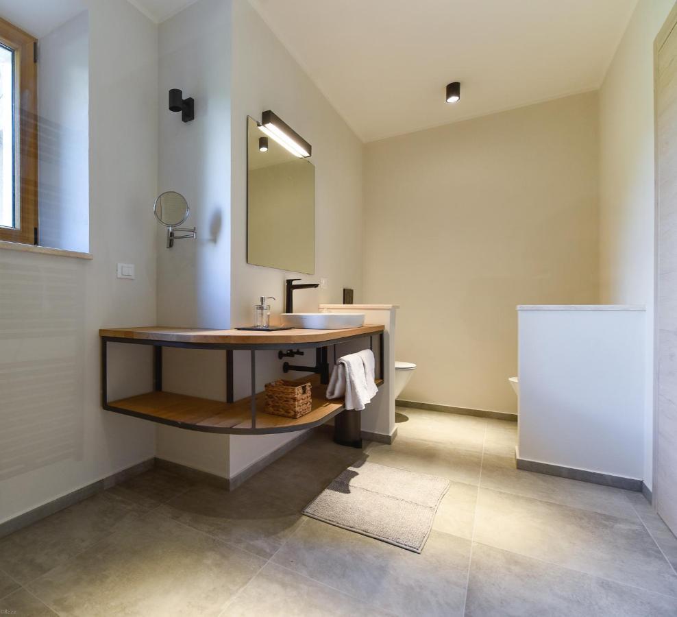 L'Abbraccio Della Quercia Appartement Momjan Buitenkant foto